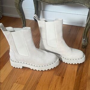 VINCE CAMUTO women’s suede log sole bootie’s